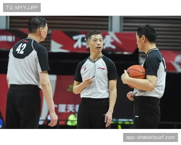 线内线外判罚为何总让裁判陷入争议的边界模糊地带？