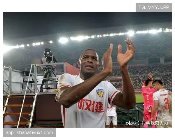 手抛球规则：判定条件、直接进球与二次触球要点