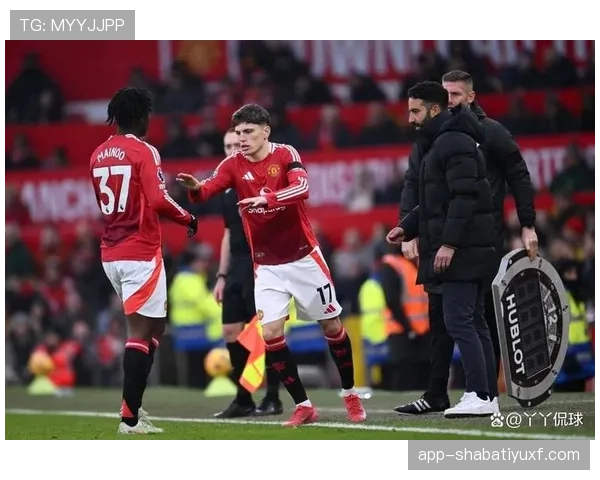 曼联战术困局持续，重建曙光能否扭转沉沦趋势？